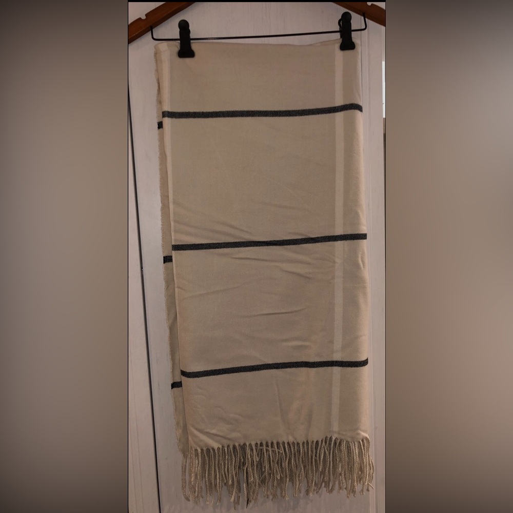 BNWT Indigo Love & Lore Cream and Black Striped Scarf with Fringe - Picture 7 of 15